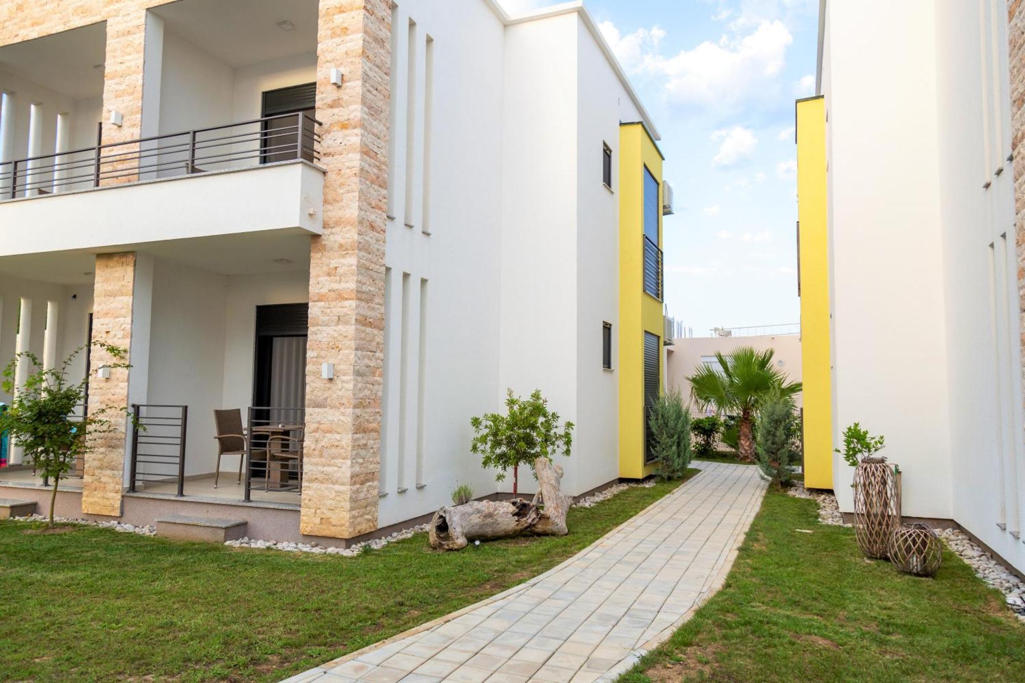 אולסינץ' Kiteriders Garden Villas מראה חיצוני תמונה